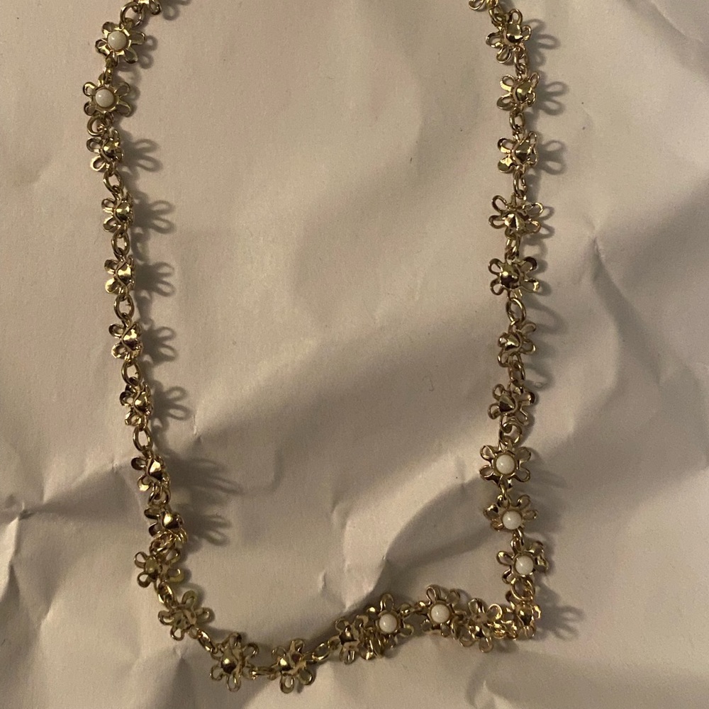 Flower choker necklace